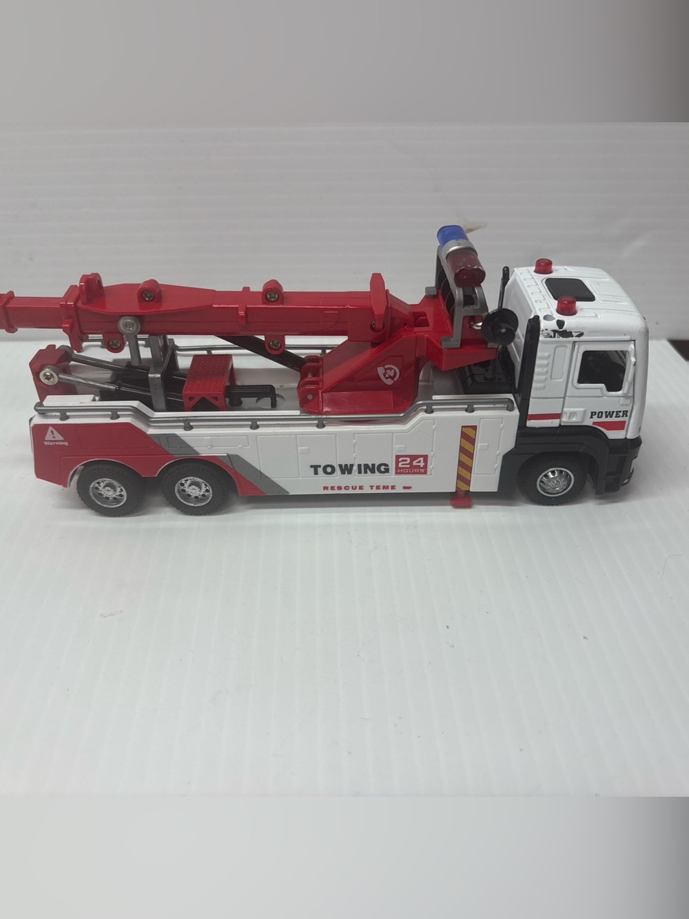 Diecast Tow Truck Toy Rescue Team 24 Hour Towing Crane With Light & Sounds